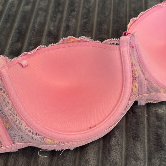 Pink floral padded push-up strapless bra size 36B - Picture 6 of 7